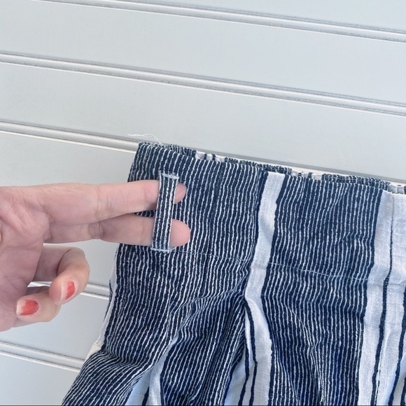 Striped linen Shorts Size Medium - Picture 3 of 10